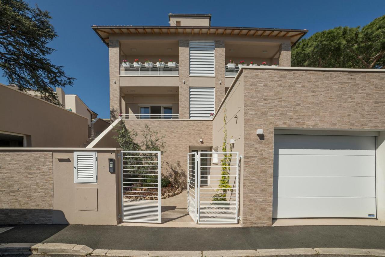 Prima Dell'Elba Family Apartments ピオンビーノ エクステリア 写真